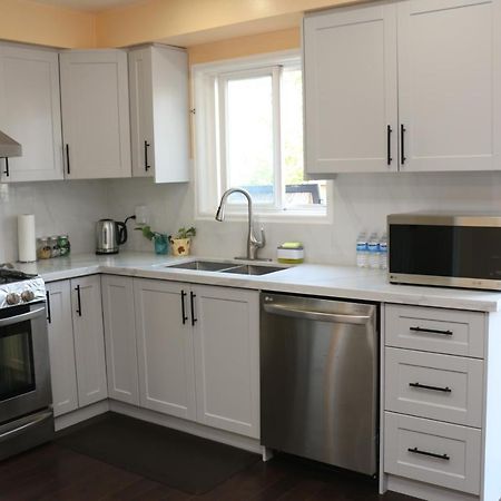 מארקהם Quiet And Contemporary Home מראה חיצוני תמונה