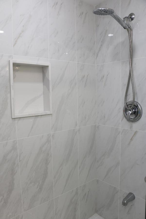 מארקהם Quiet And Contemporary Home מראה חיצוני תמונה